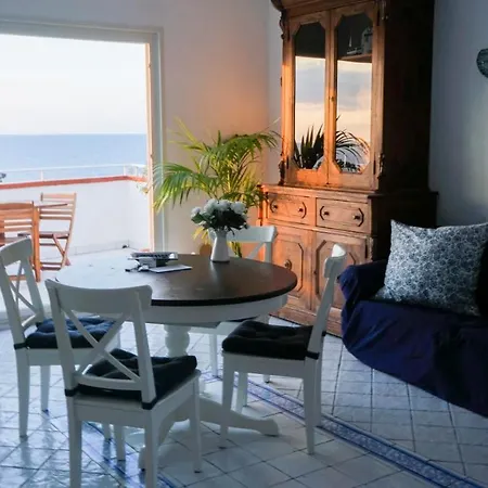 Azzurro Bed and Breakfast