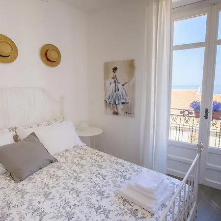 Azzurro Bed & Breakfast 4*
