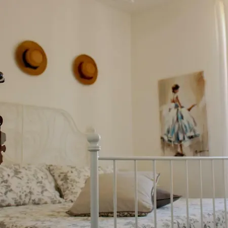 Azzurro Bed and Breakfast 3*