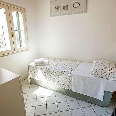Azzurro Bed & Breakfast 4*