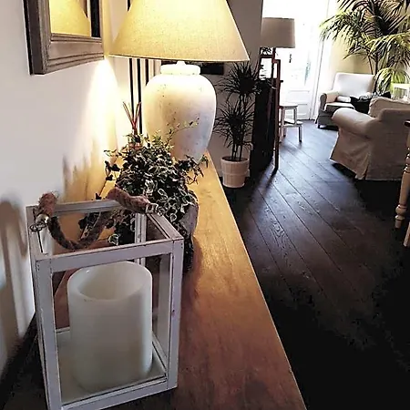 Azzurro Bed & Breakfast 4*
