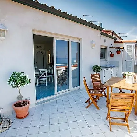 Azzurro 4*