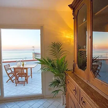 Azzurro Bed & Breakfast 4*