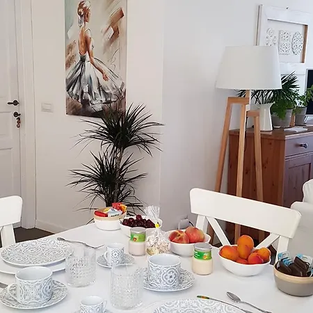 Azzurro Bed & Breakfast 4*