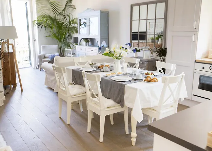 לינה וארוחת בוקר Azzurro צ'פאלו