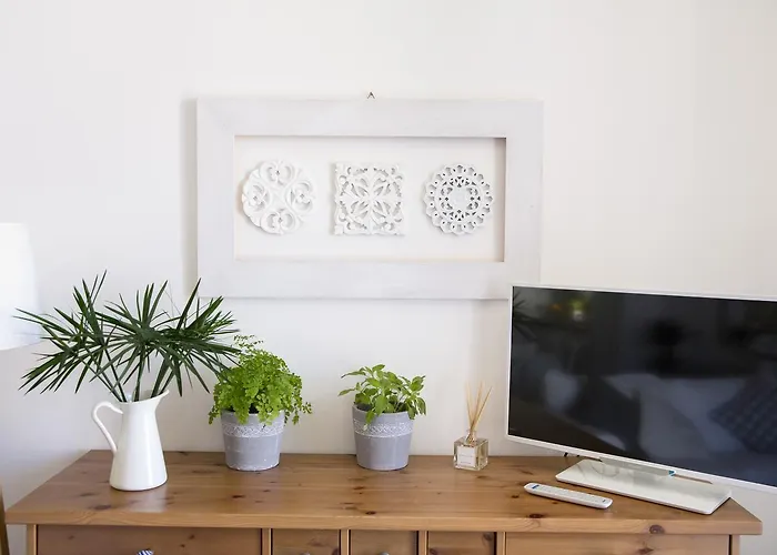 Azzurro לינה וארוחת בוקר 4*