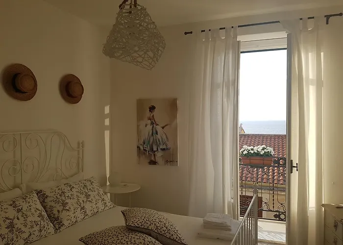 Azzurro לינה וארוחת בוקר צ'פאלו