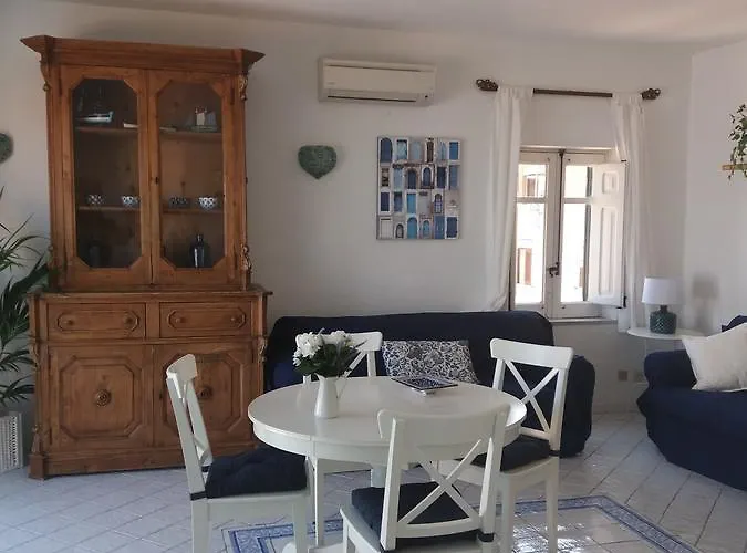 לינה וארוחת בוקר Azzurro צ'פאלו