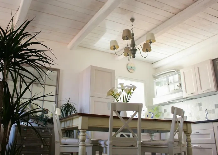 לינה וארוחת בוקר Azzurro 4*